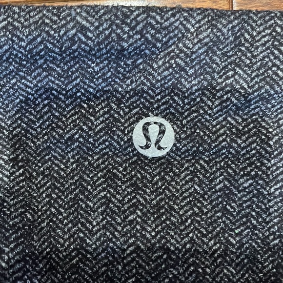 Lululemon leggings - Picture 3 of 4